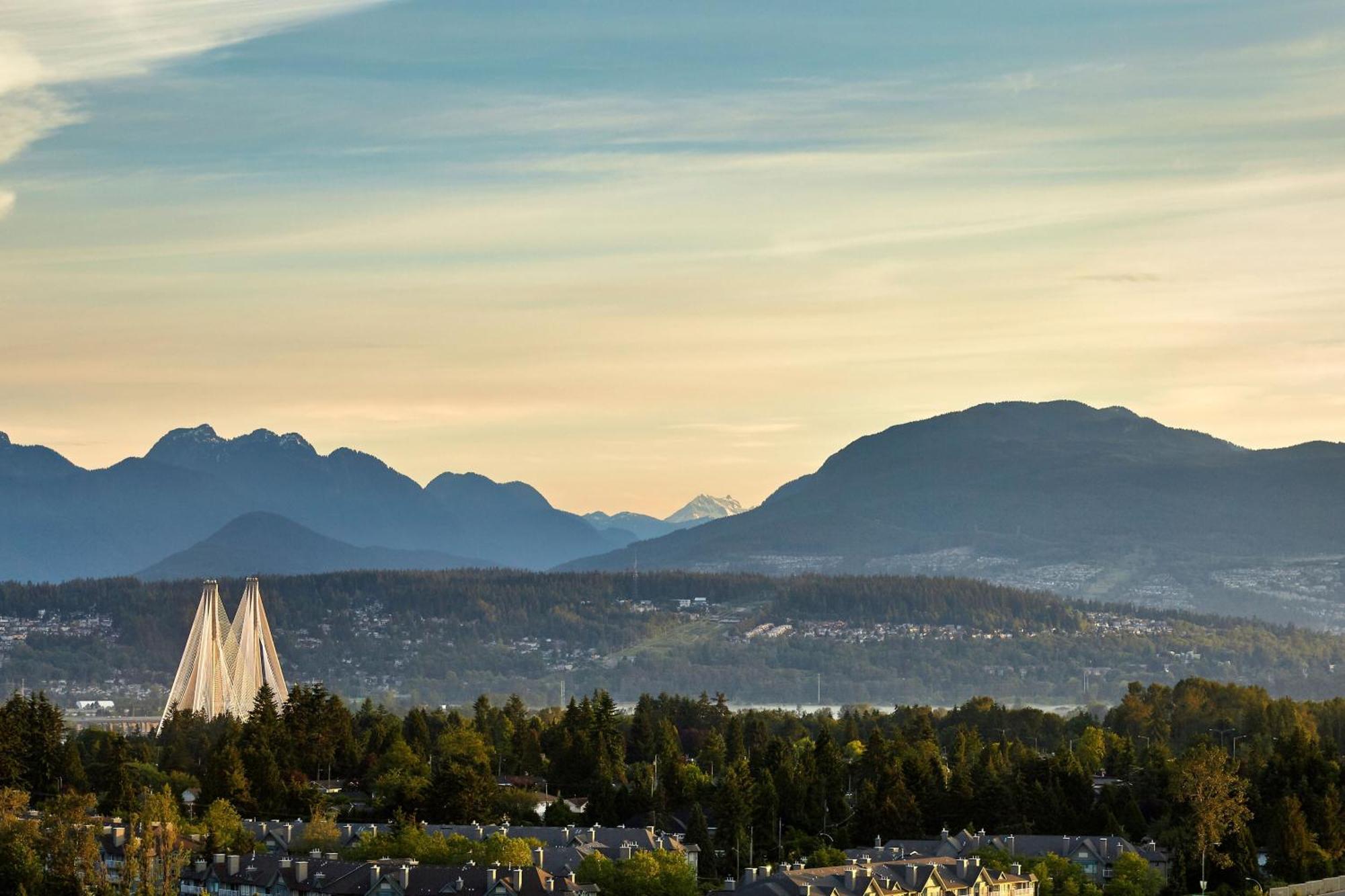 Sheraton Vancouver Guildford Hotel Суррей Экстерьер фото