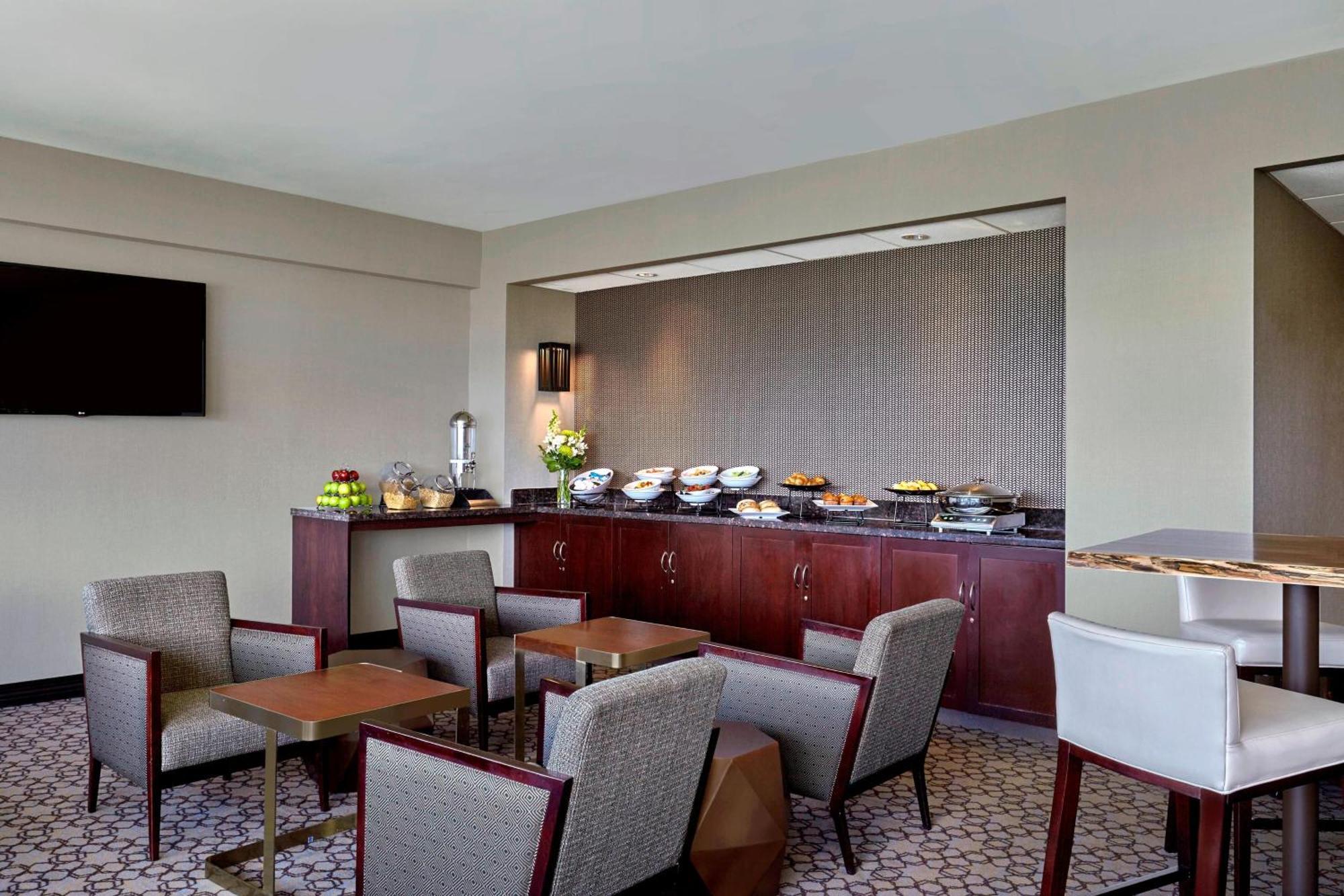 Sheraton Vancouver Guildford Hotel Суррей Экстерьер фото