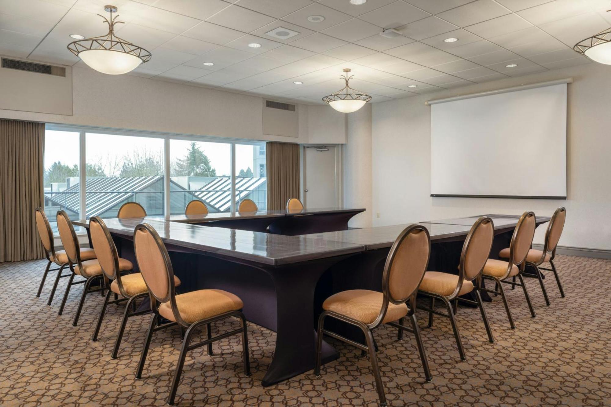 Sheraton Vancouver Guildford Hotel Суррей Экстерьер фото